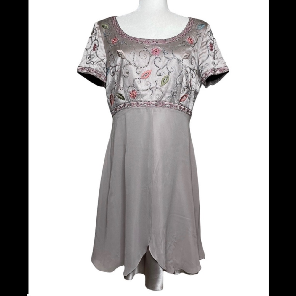 Kay Unger 100% silk embroidered empire waist dress, size 14.